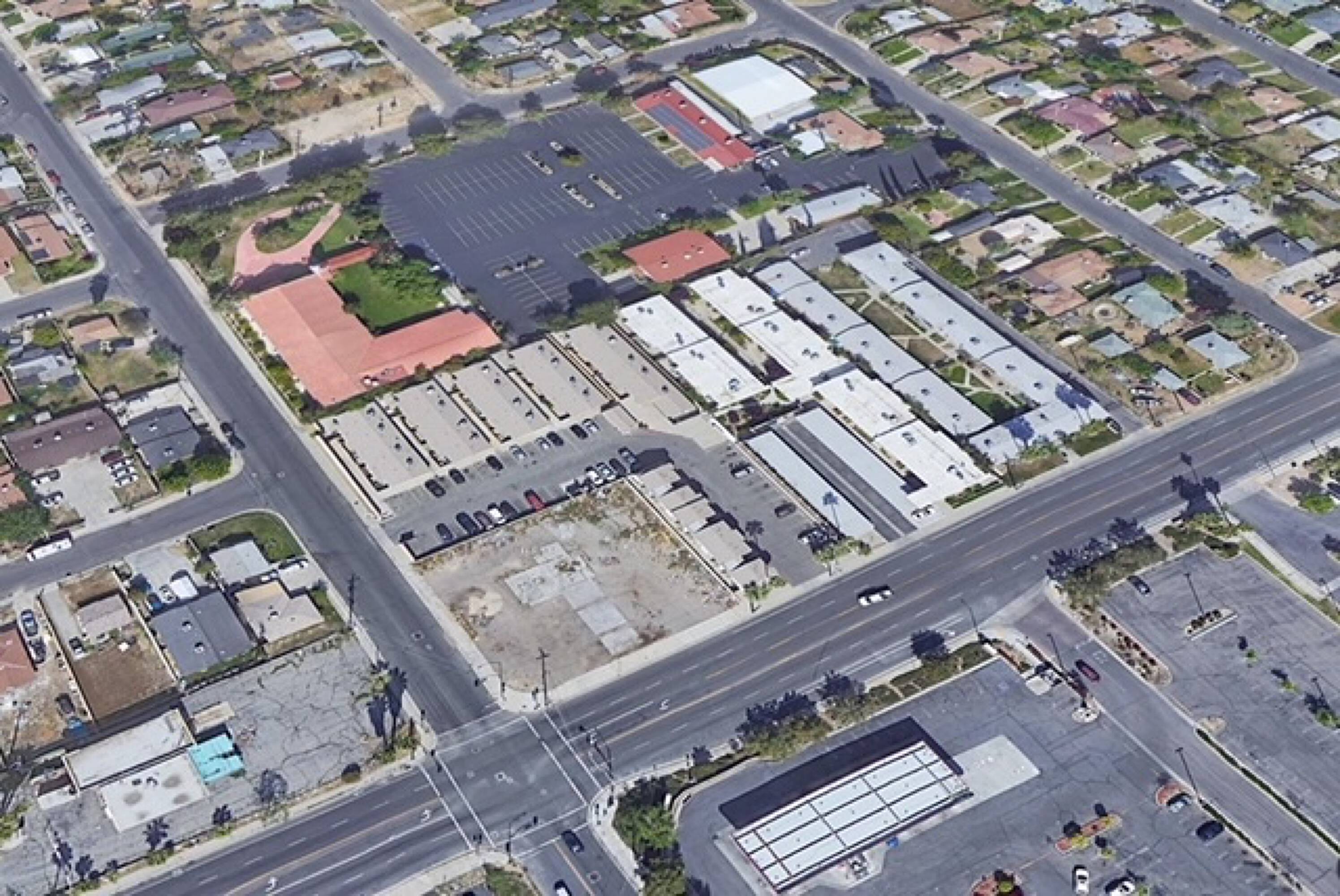 Commercial Property for Sale in Bakersfield California 93305